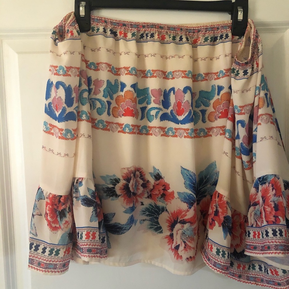 Forever 21 off the shoulder top w/ bell sleeves